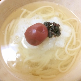 胃もたれや風邪撃退に！ あったか梅おろしうどん